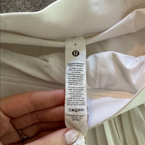 Lululemon pleated white skirt - Picture 2 of 3